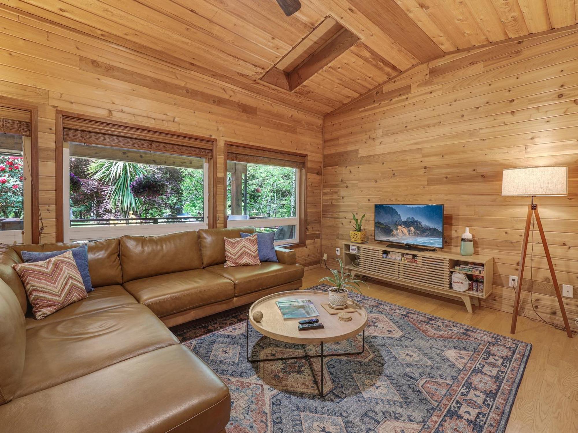 Woods Waves: Luxury Coast Cabin King Beds Pets Tillamook Eksteriør billede