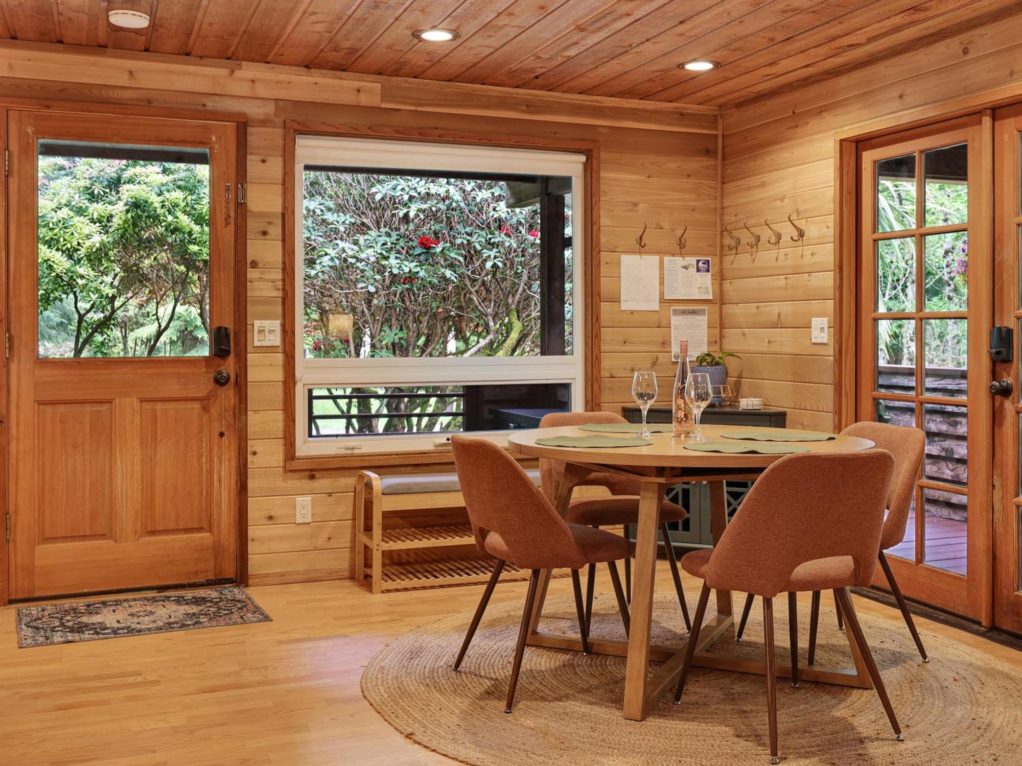 Woods Waves: Luxury Coast Cabin King Beds Pets Tillamook Eksteriør billede